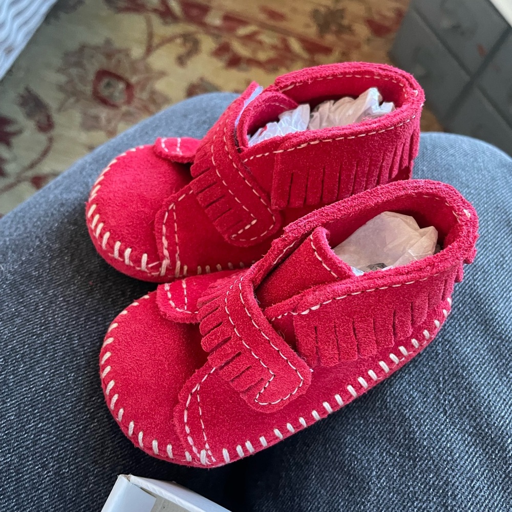 Minnetonka Infant's Front Strap Bootie baby moccasins